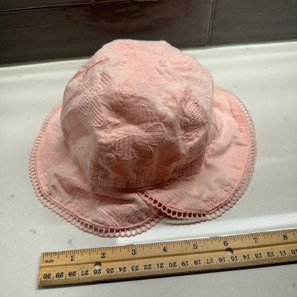 Blush Mauve Butterfly Sun Bonnet - Picture 2 of 5